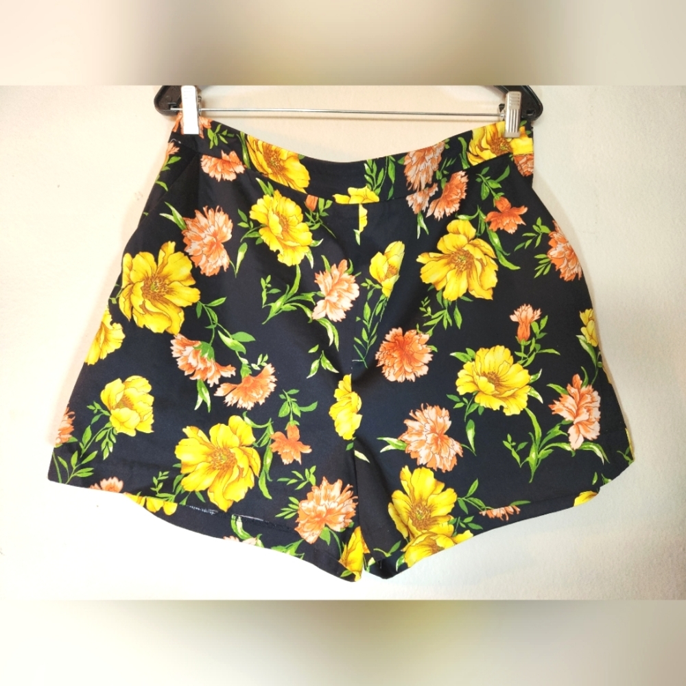 FOREVER 21+ FLORAL SHORTS